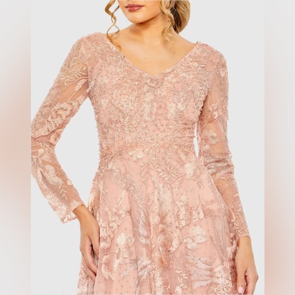Mac Duggal 20214 NWT Pink Embellished Long Sleeve V Neck A Line Gown - Picture 3 of 6